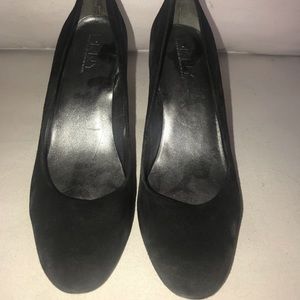 BOGO❤️DKNY Donna Karan black suede pumps size 11